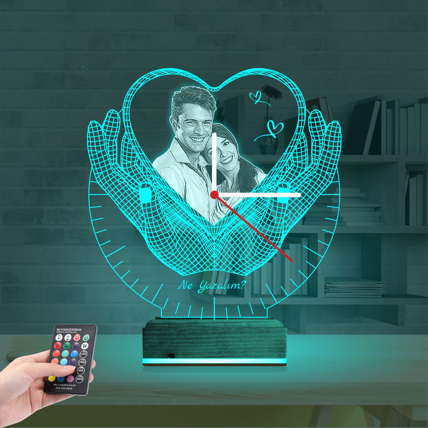 Именной 3D-светильник с вашим фото и часами «Сердце в руках» 2