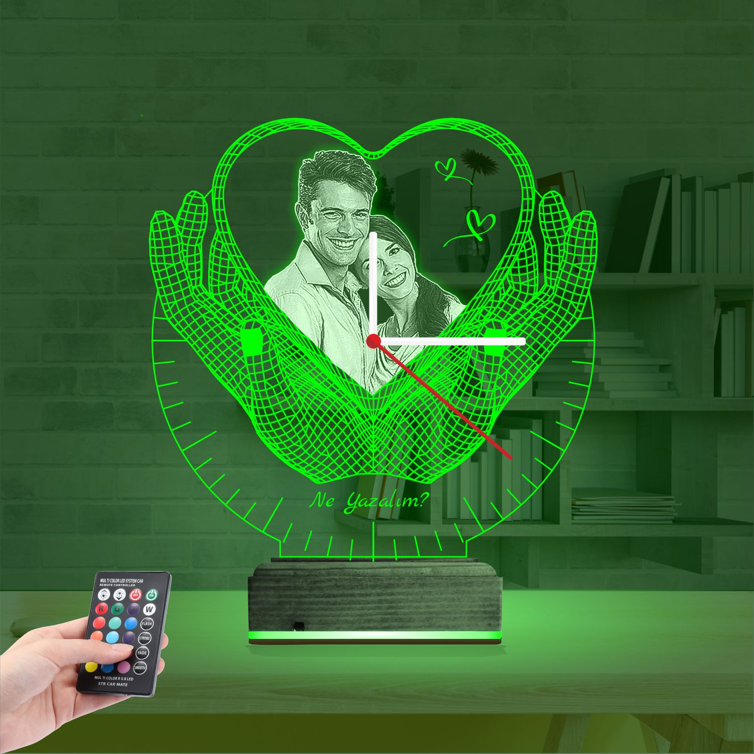 Именной 3D-светильник с вашим фото и часами «Сердце в руках» 5