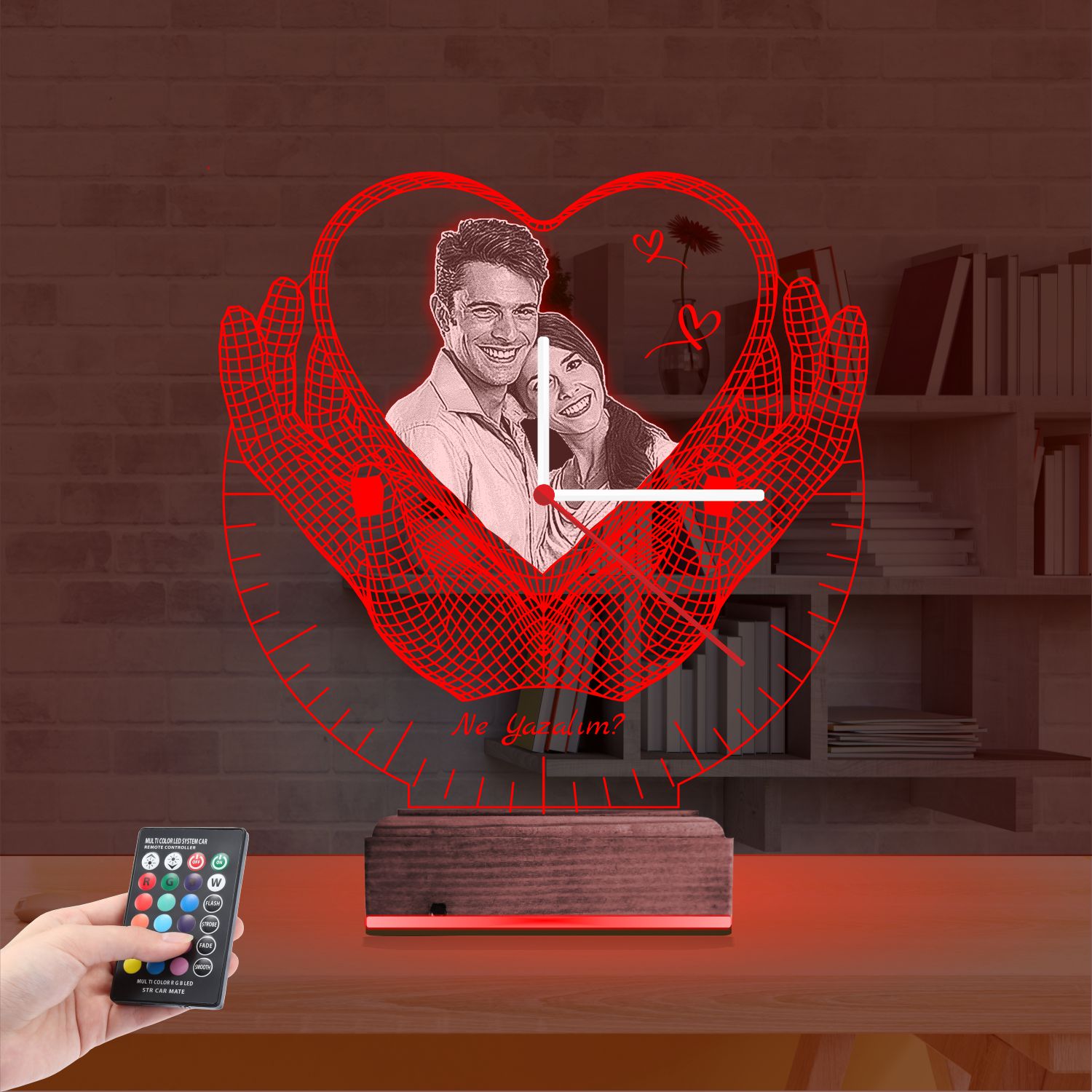 Именной 3D-светильник с вашим фото и часами «Сердце в руках» 6