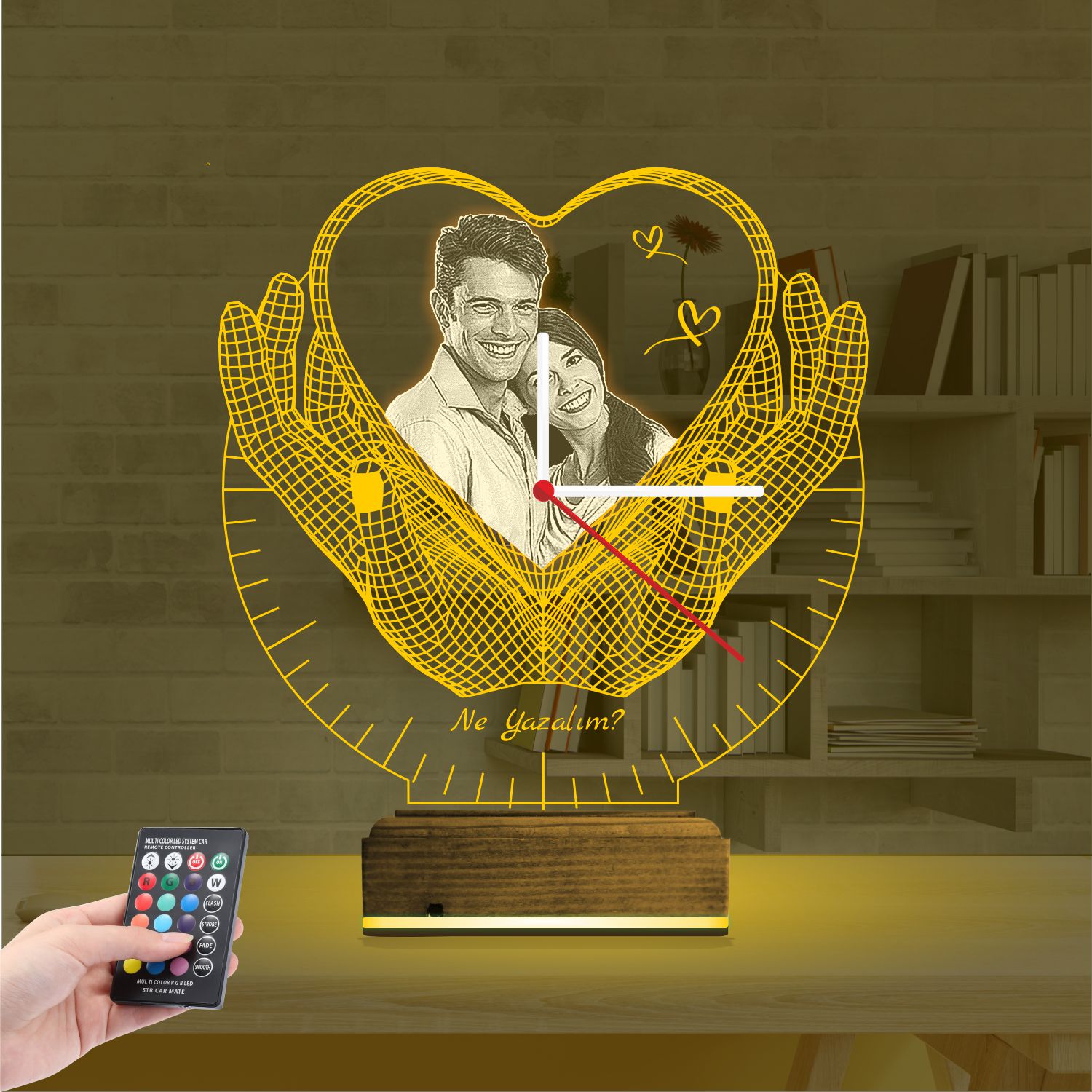 Именной 3D-светильник с вашим фото и часами «Сердце в руках» 7