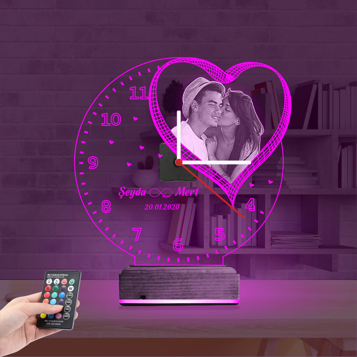 Именной 3D-светильник с вашим фото и часами «Сердце» 3