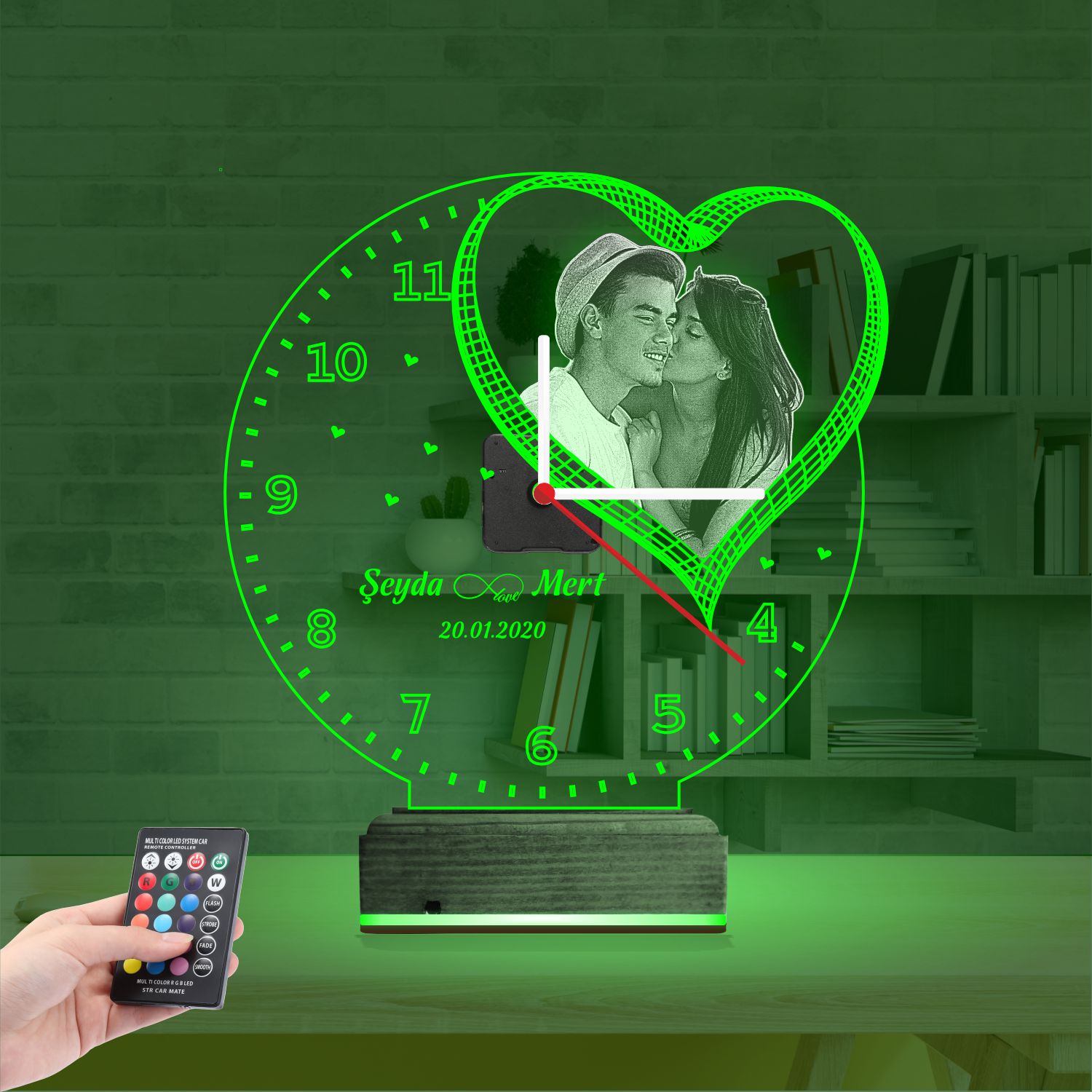 Именной 3D-светильник с вашим фото и часами «Сердце» 7