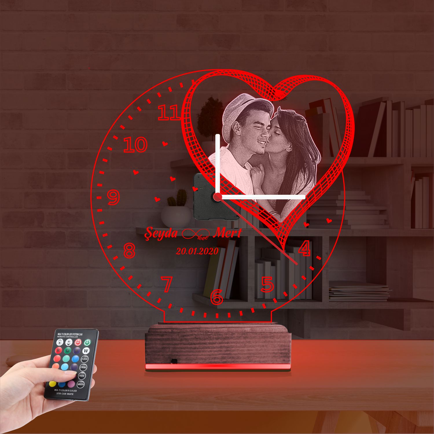 Именной 3D-светильник с вашим фото и часами «Сердце» 8