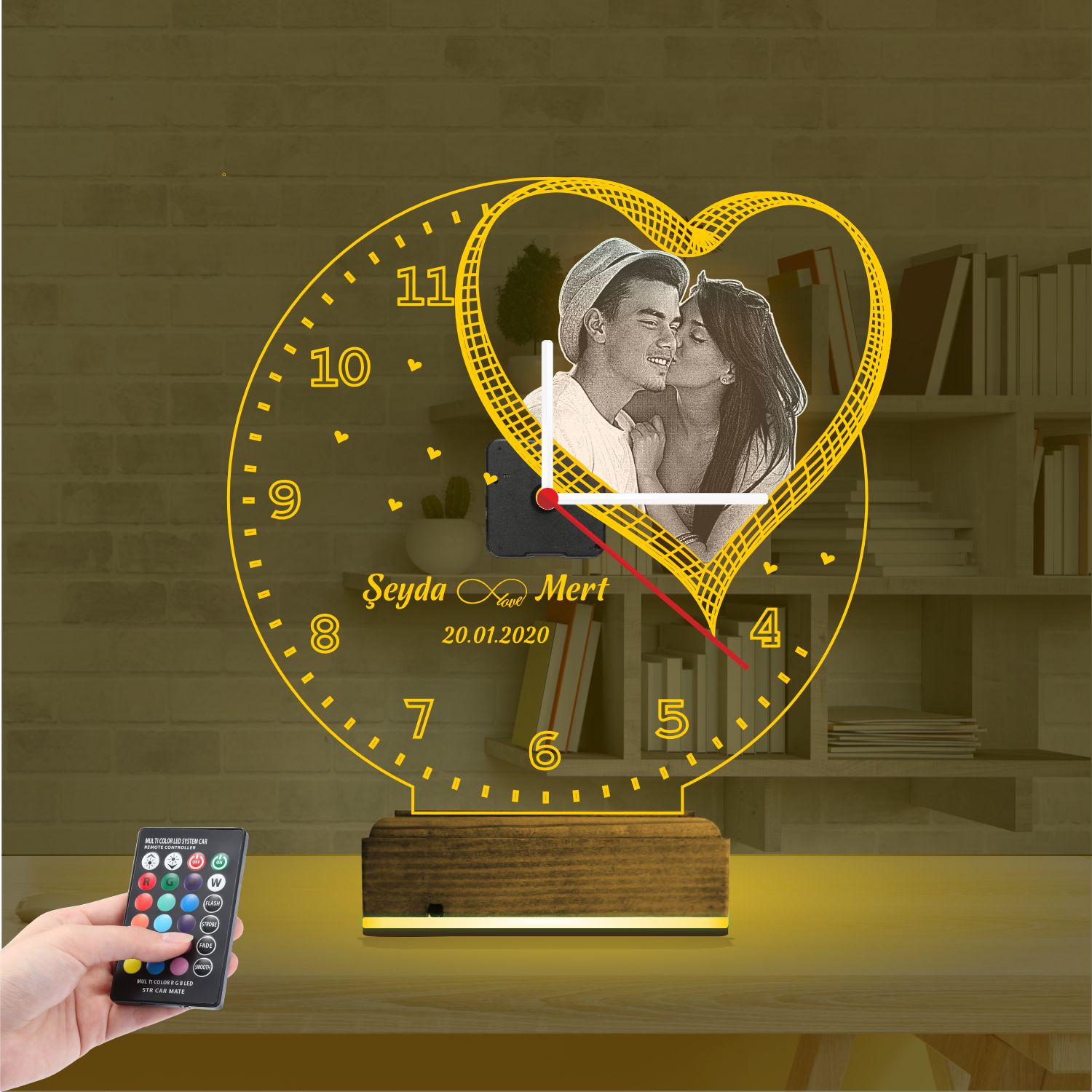 Именной 3D-светильник с вашим фото и часами «Сердце»